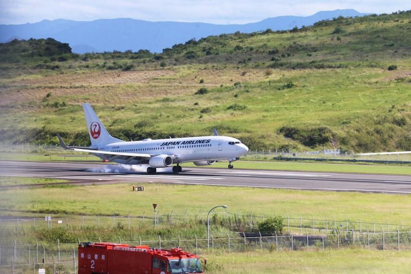 滑走路の延伸が検討されている南紀白浜空港（和歌山県白浜町で）