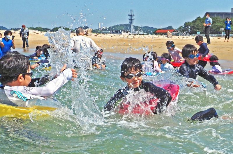 和歌山県の田辺扇ケ浜海水浴場（2022年7月撮影）